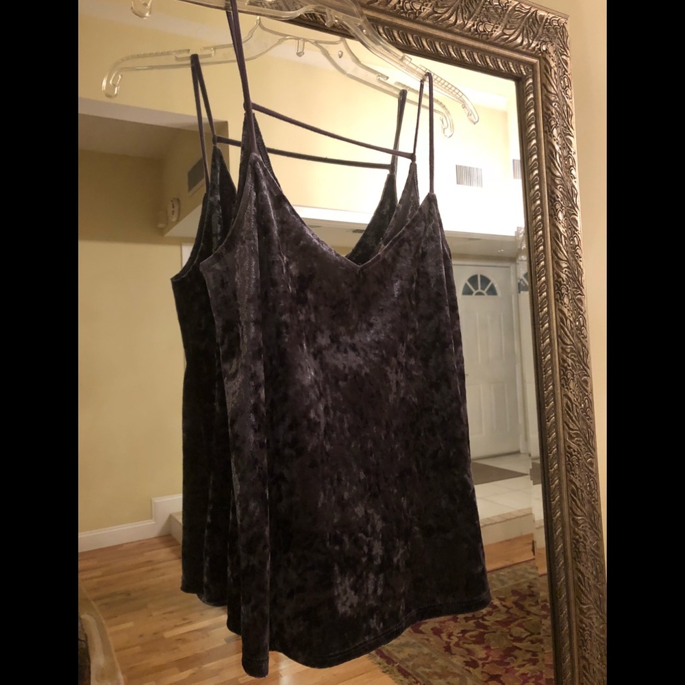 Socialite crushed velvet top in great condition!